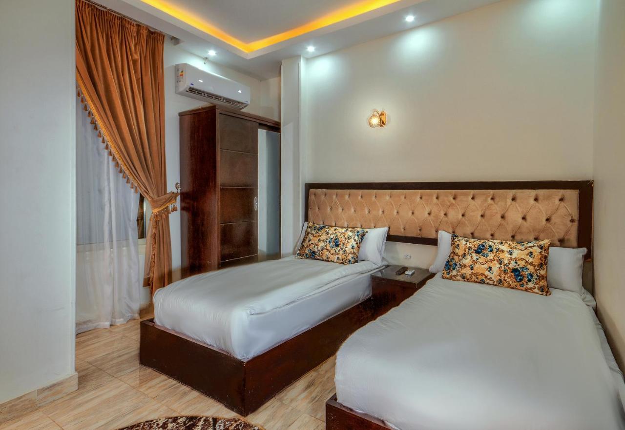 Tut Pyramids View Hotel Kafret el-Gabal Kültér fotó
