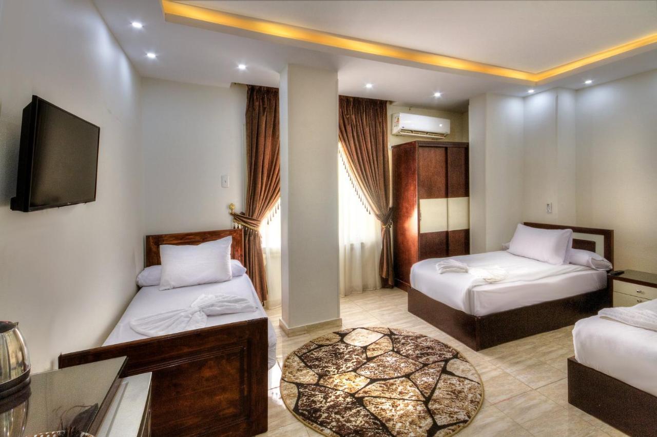 Tut Pyramids View Hotel Kafret el-Gabal Kültér fotó